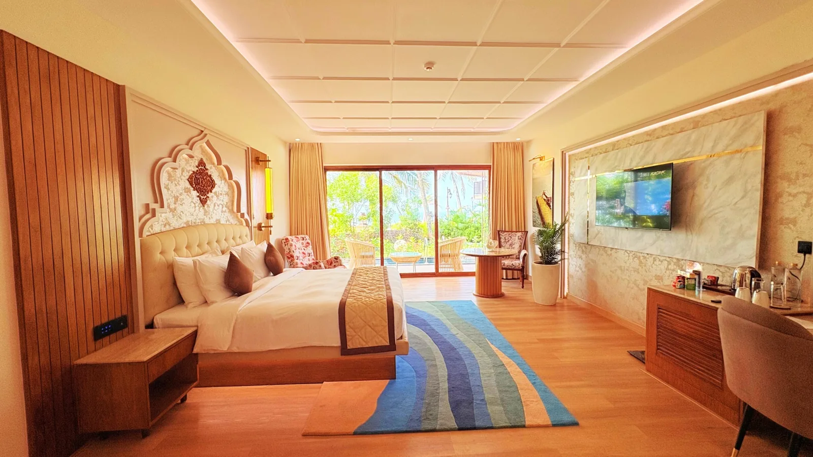Luxury sea view room for romantic getaway near Mangalore at Scylla